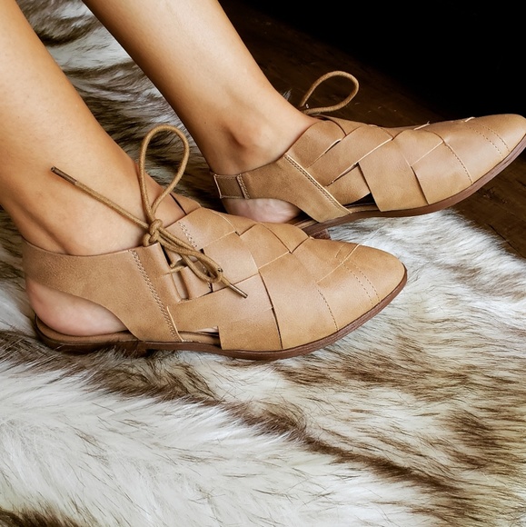 🆕️//The Quincy// Camel cutout vegan leather flat - Picture 4 of 6